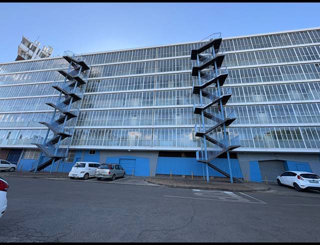 2 BEDROOM FLAT FOR SALE IN ARCON PARK
